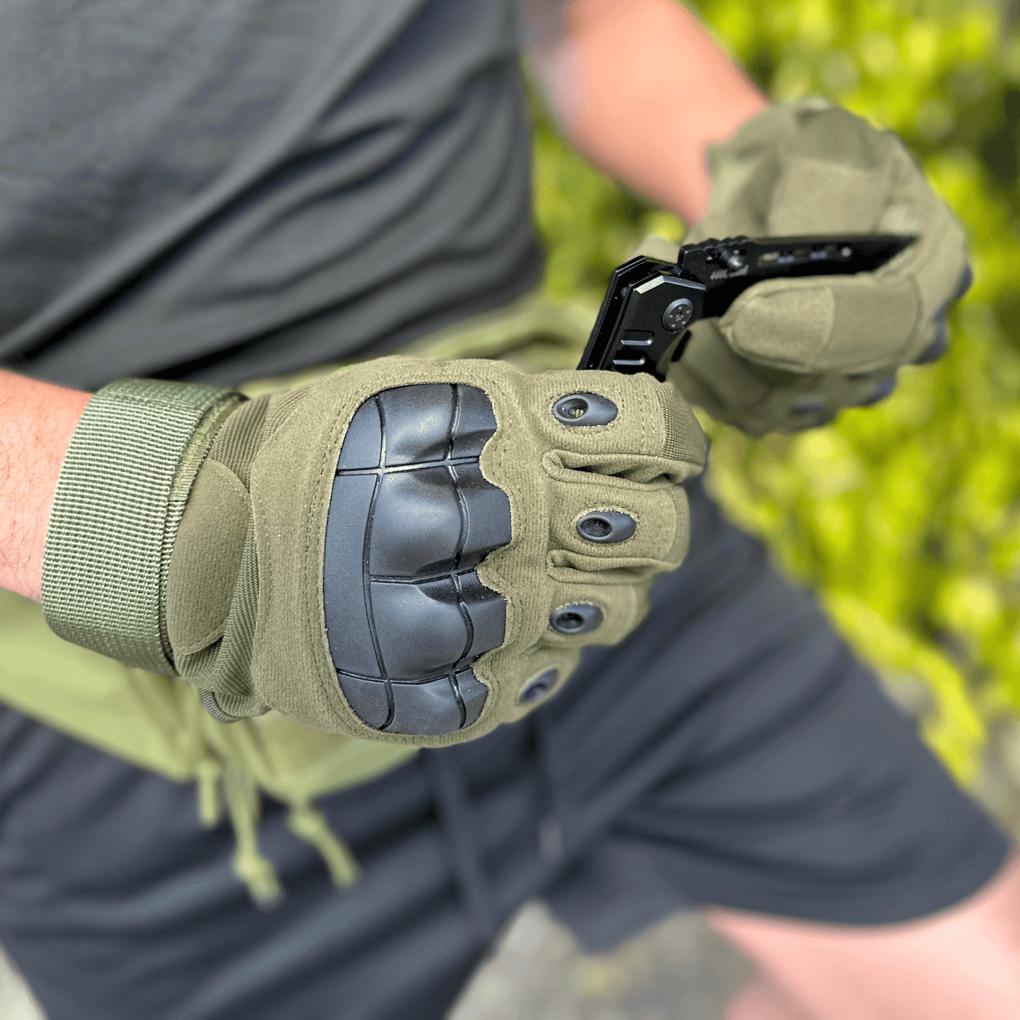 Tactical Gloves for Outdoor With Touchscreen Fingertip Capability