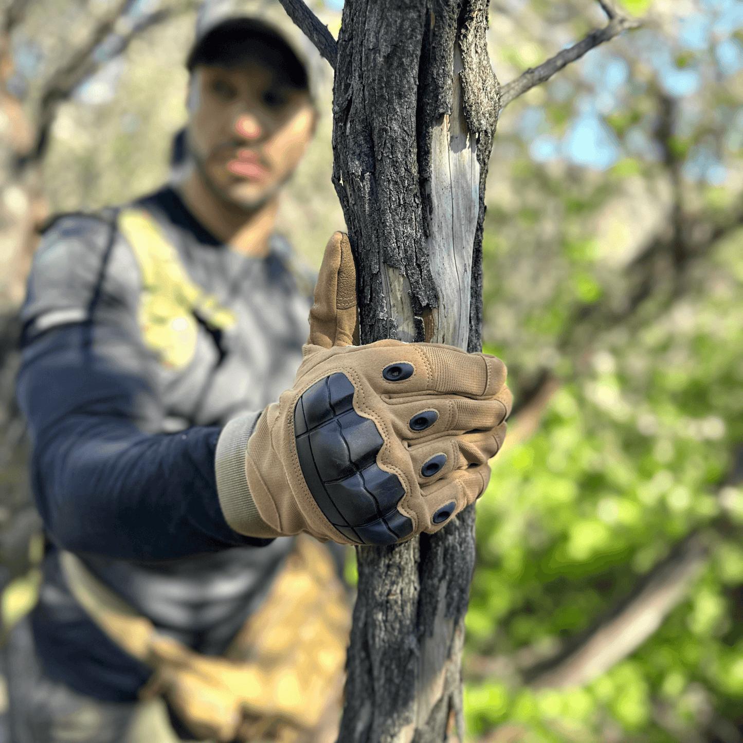 Tactical Gloves for Outdoor With Touchscreen Fingertip Capability